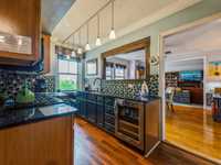 House 2564200696