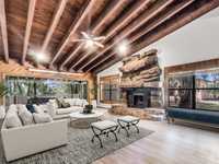 House 2570537523