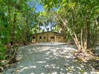 House 2570537579