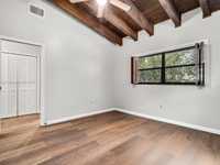 House 2570537585
