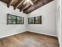 House 2570537586