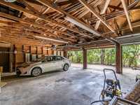 House 2570537610