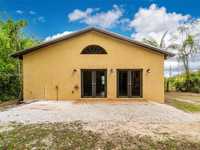 House 2570537618