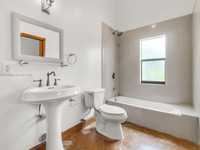House 2570537643