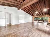 House 2570537540
