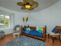 House 2573945670