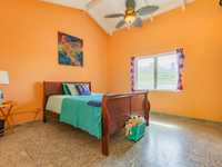 House 2573945792