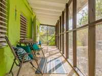 House 2573945812