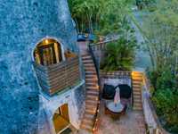 House 2573945641