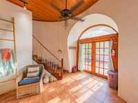 House 2573945660