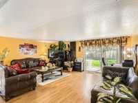 House 2577011212