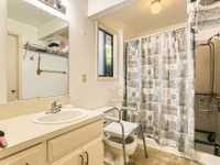 House 2577011236