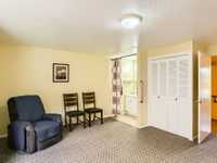 House 2577011240