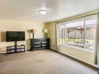 House 2577011243