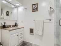 House 2577011244