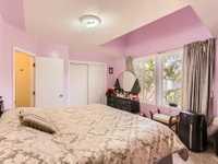 House 2577011247