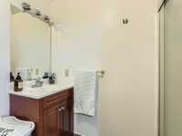 House 2577011251