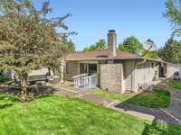 House 2577011261