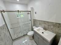 House 2585717160