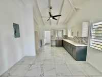 House 2585717149