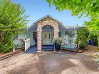 House 2592651520
