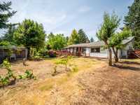 House 2593984392
