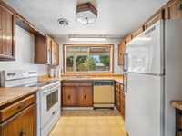 House 2593984310