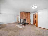 House 2593984303