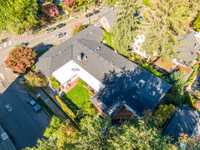 House 2584873949