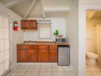 House 2690981990