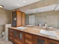 House 2871912005
