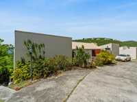 House 2871912393