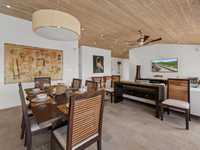 House 2871911725