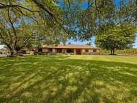 House 2614148375