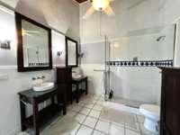 House 2616240076
