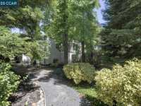 House 2622745124