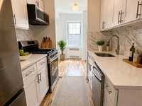 House 2951210759