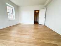House 2639030744