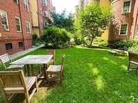 House 2639030759