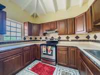 House 2640232827