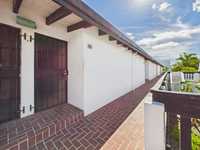 House 2756683239