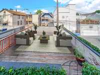 House 2657373393