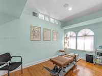 House 2887703950