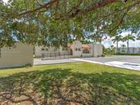 House 2887704007