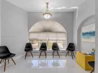 House 2887703936