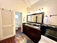 House 2927420471
