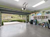 House 2747603879