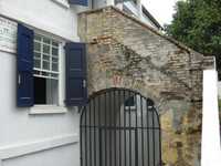 House 2673595097