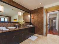 House 2676789806