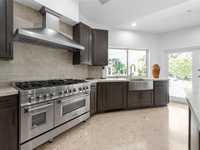 House 2681219992